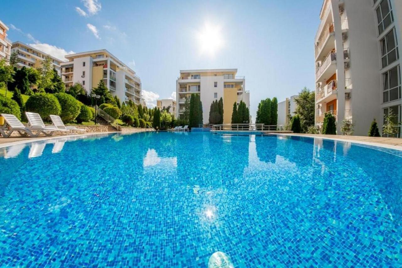 Fort Noks - Menada Apartments Sveti Vlas Exterior photo