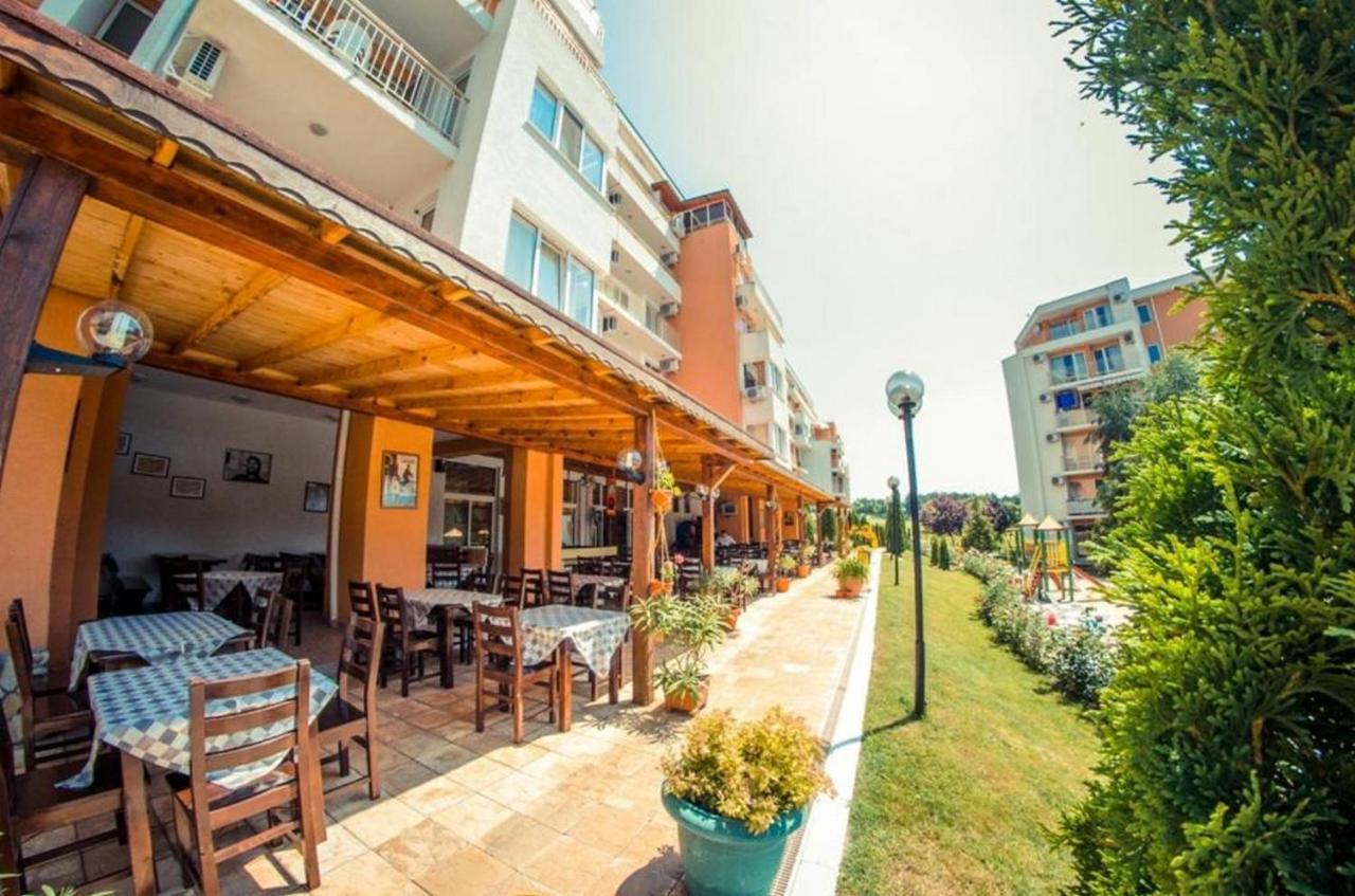 Fort Noks - Menada Apartments Sveti Vlas Exterior photo