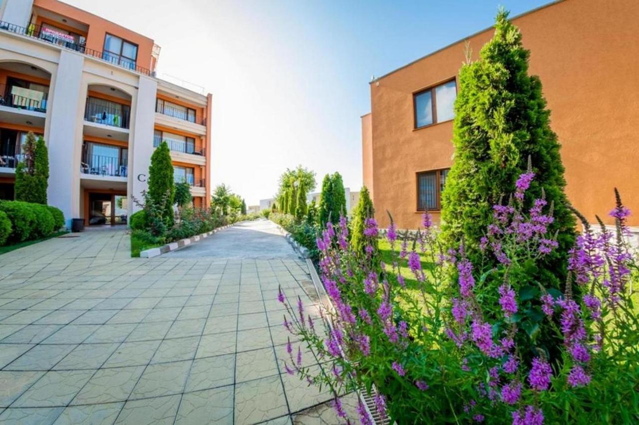 Fort Noks - Menada Apartments Sveti Vlas Exterior photo