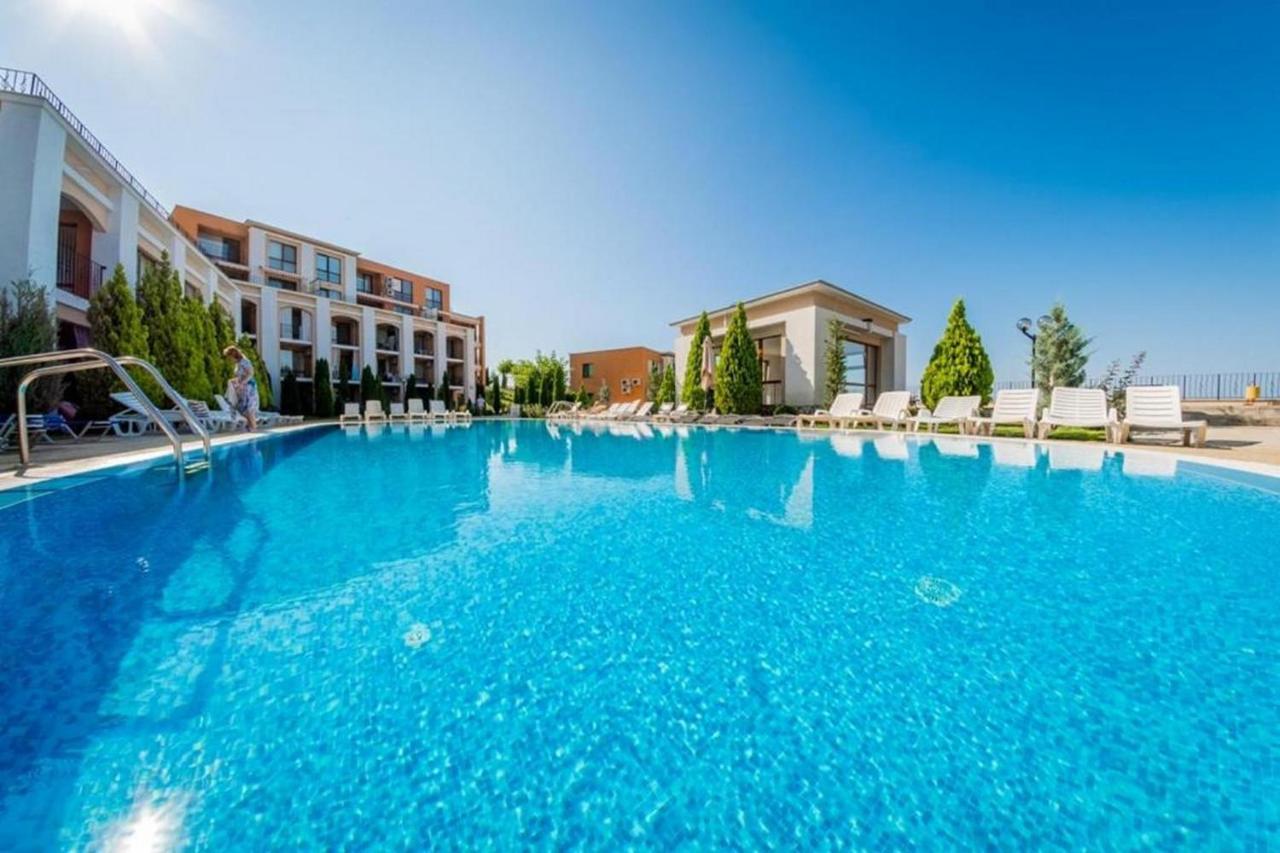 Fort Noks - Menada Apartments Sveti Vlas Exterior photo