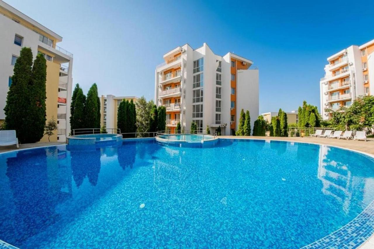 Fort Noks - Menada Apartments Sveti Vlas Exterior photo